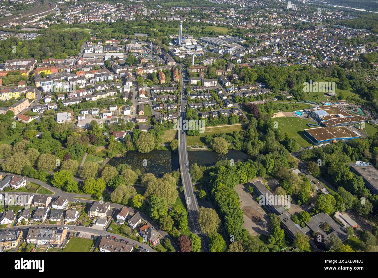 Aerial view, local view of residential area Ischeland, park and