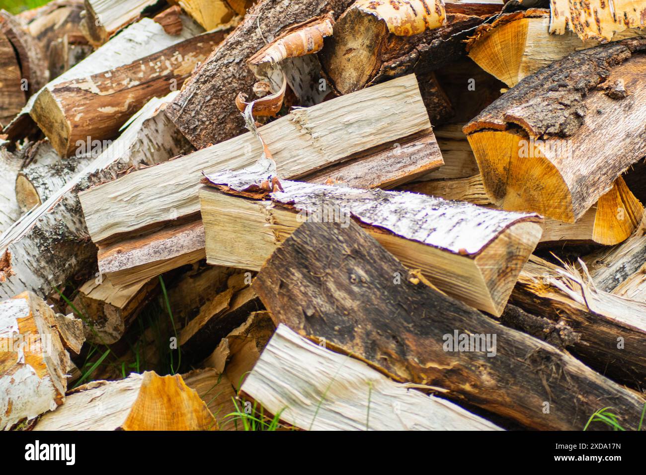 Stack dry cut firewood hi-res stock photography and images - Alamy