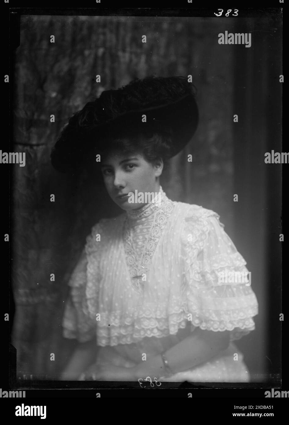 Spencer, Lillian, portrait photograph. Genthe photograph collection ...