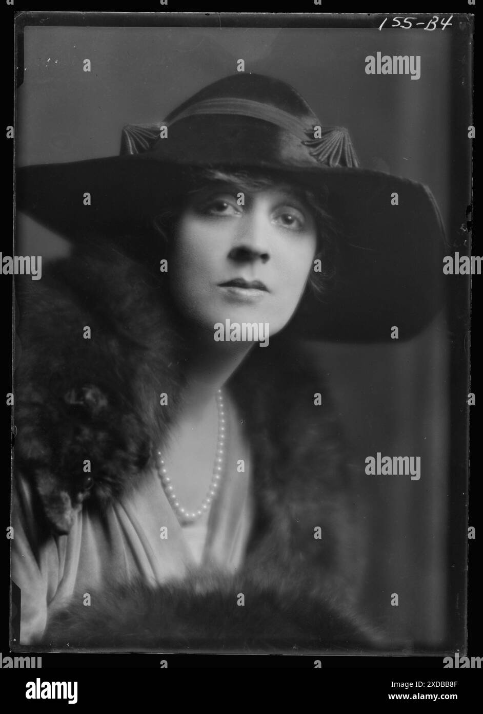 Cowl, Jane, Miss, portrait photograph. Genthe photograph collection