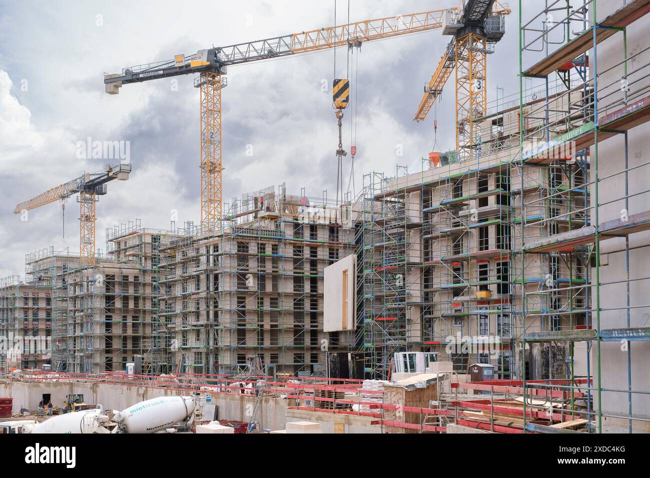 Baustelle auf dem ehemaligen GelŠnde der Deutschen Welle. Hier entsteht das Wohnquartier ãDie WelleÒ  mit rund 750 Wohnungen. Bauherr ist die DWK Die Stock Photo