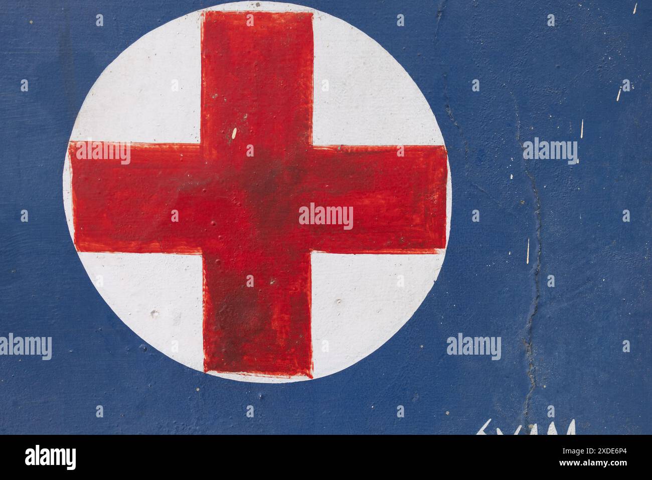 First aid kit stamp on army green texture Stock Photo - Alamy