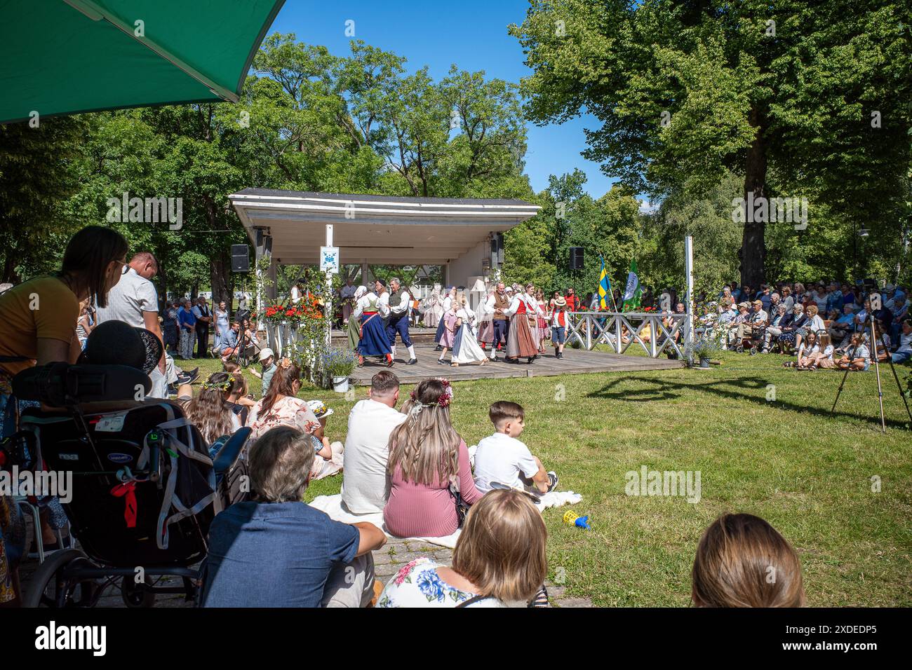 Traditional Swedish midsummer celebration with Folkdance in Söderköping ...