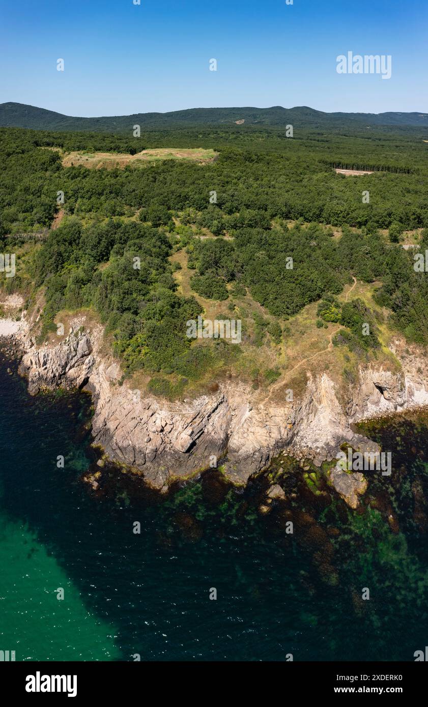 Rocky cliff shore aerial view hi-res stock photography and images - Alamy