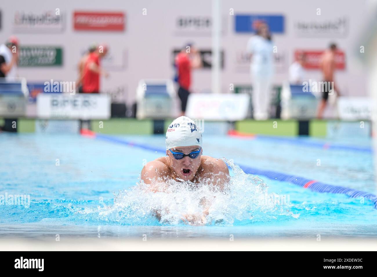 Backstroke swimmer hi-res stock photography and images - Page 25 - Alamy