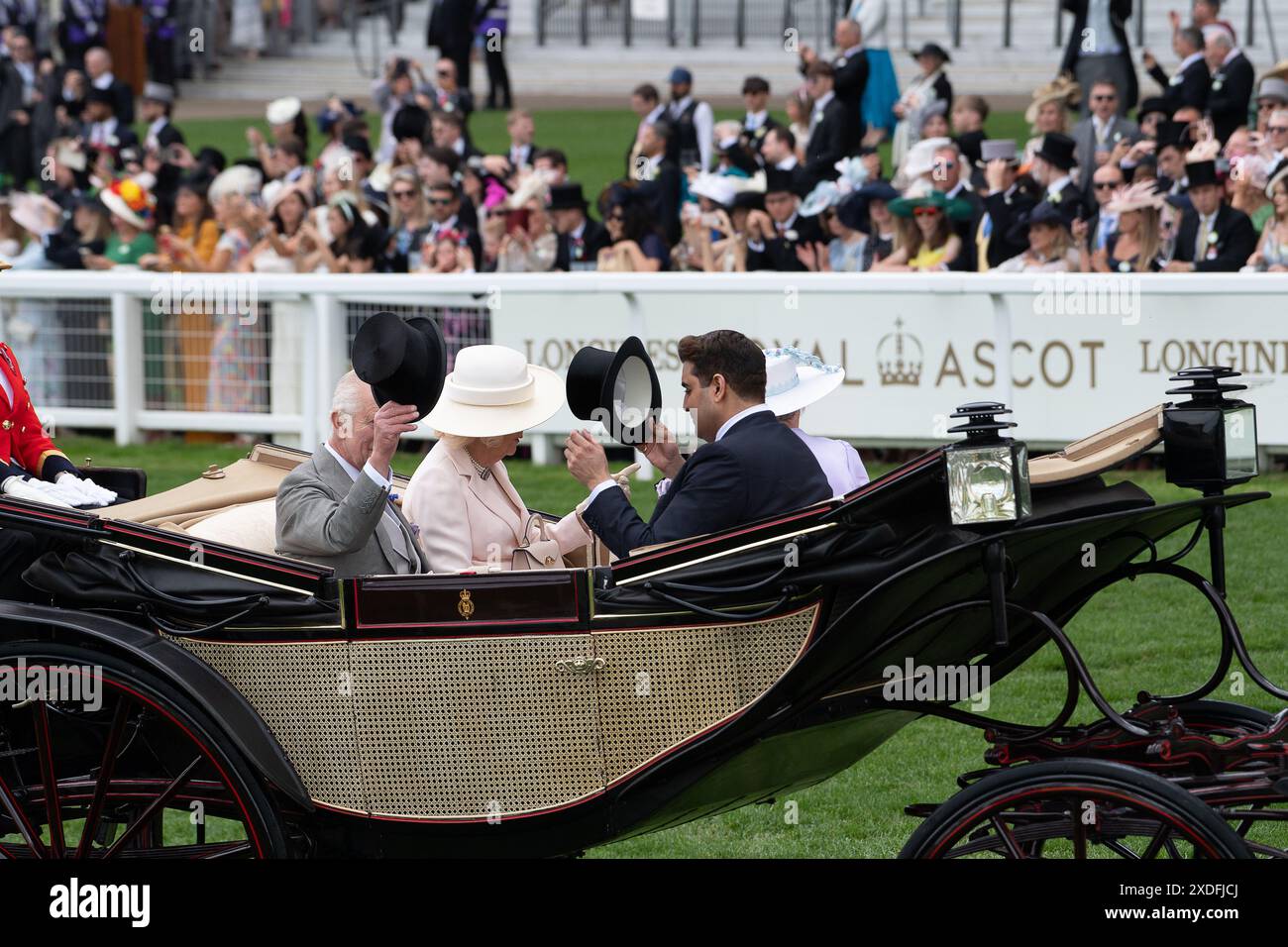 Royal procession hh sheikh hamad bin abdullah al thani hi-res stock ...