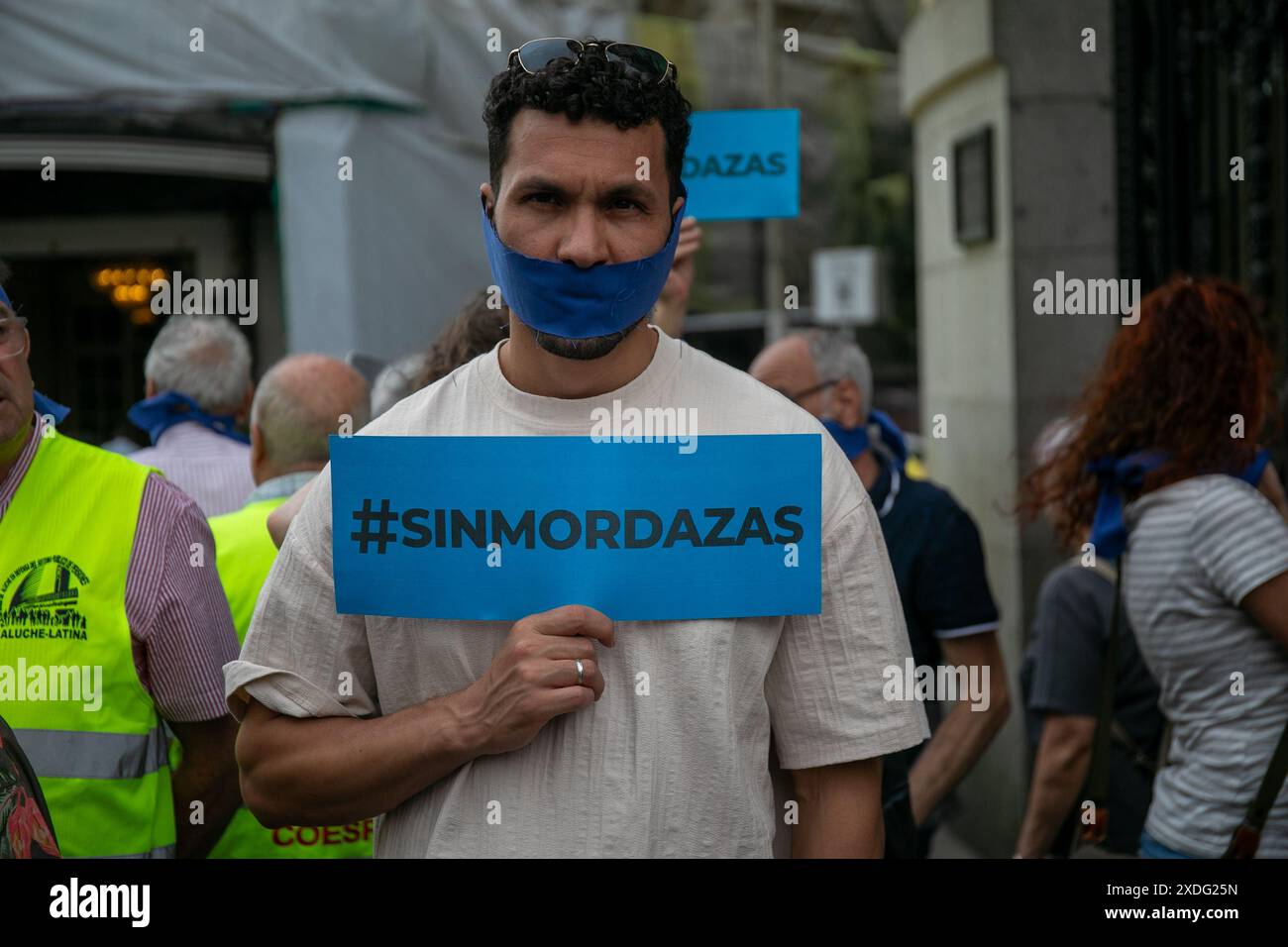 Demonstration für Spielerfreiheiten, symbolisch für regulatorische Einschränkungen im iGaming