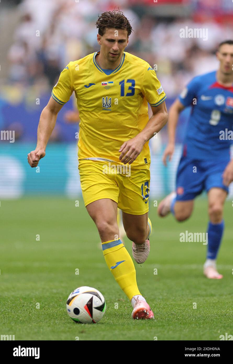 Huge Coup! Psg Signs Ukrainian Star Illia Zabarnyi – Foot - 312xeyp