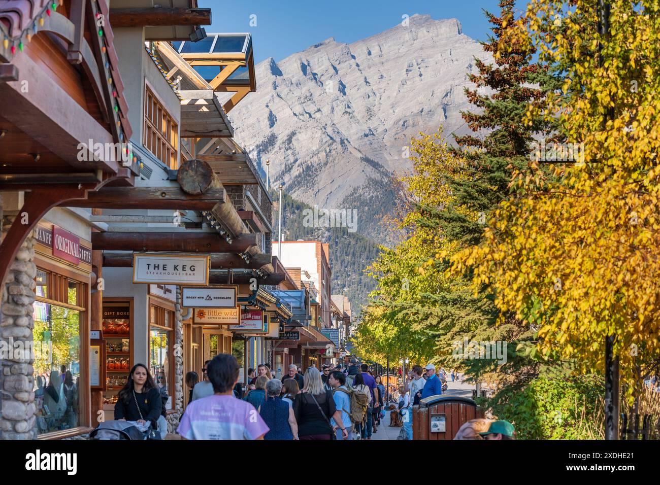Banff, Alberta, Canada - October 06 2022 : Crowds of people shopping on ...