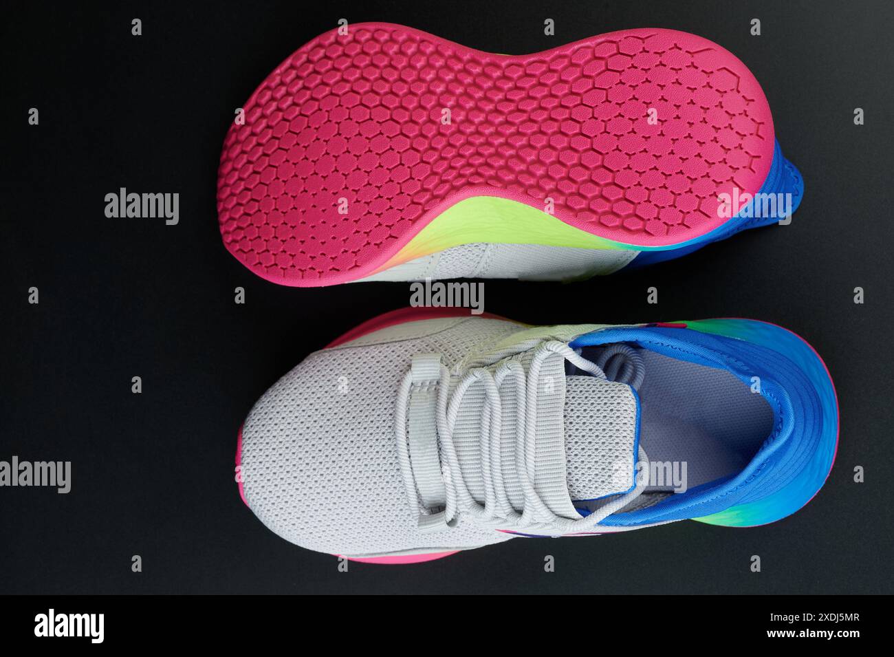 Nike epic react red sole best sale