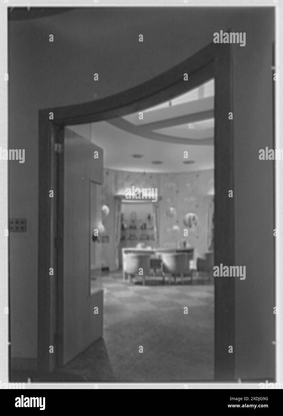 Modern office reception desk staff Black and White Stock Photos ...
