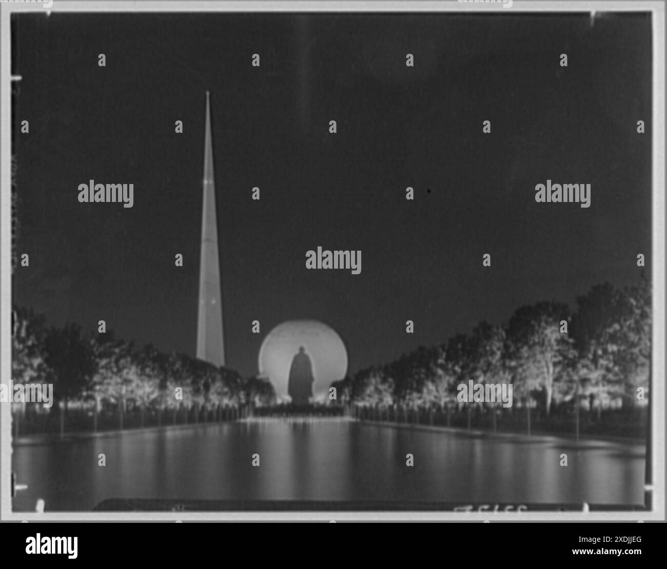 Trylon towers Black and White Stock Photos & Images - Alamy