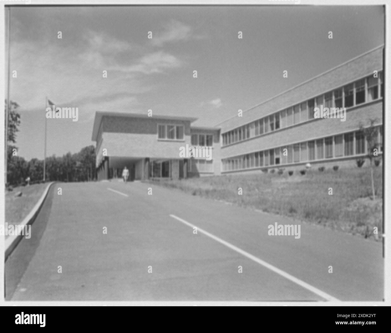 WarnerLambert, Morris Plains, New Jersey. Entrance detail I. GottschoSchleisner Collection