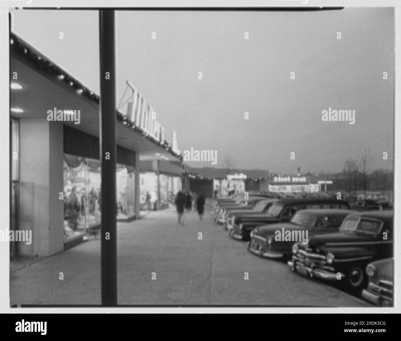 Shopping center, Great Neck, Long Island, New York. Street view ...