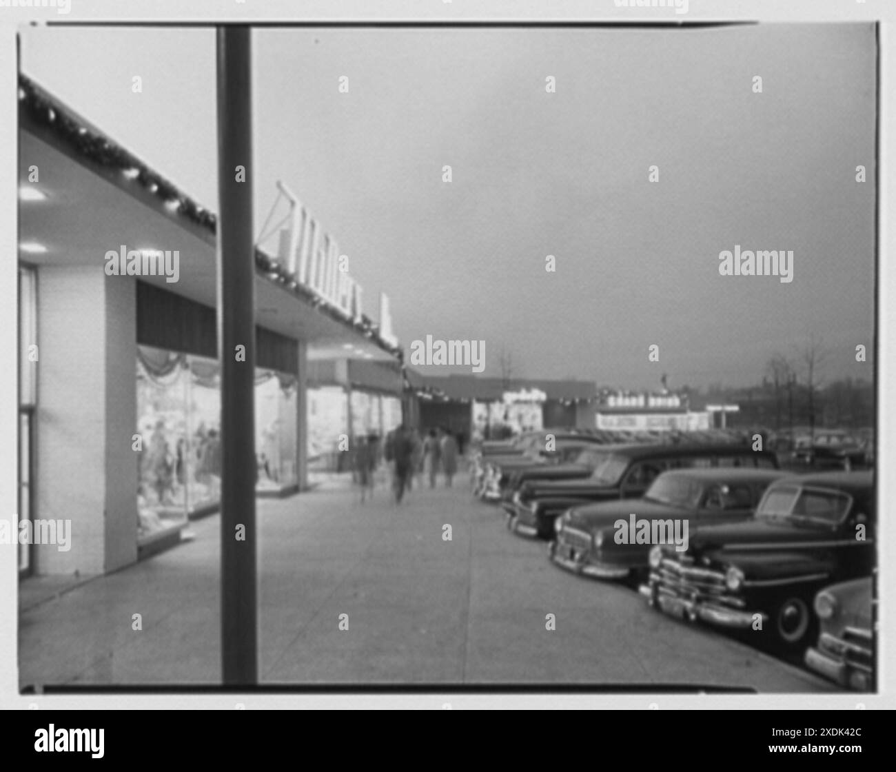 Shopping center, Great Neck, Long Island, New York. Street view