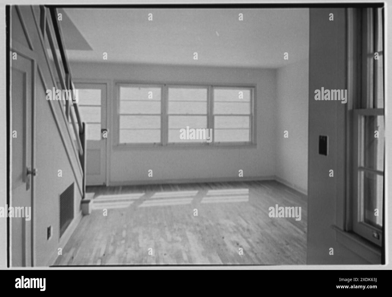 Stony Brook Gardens, Stratford, Connecticut. Twostory house, C living