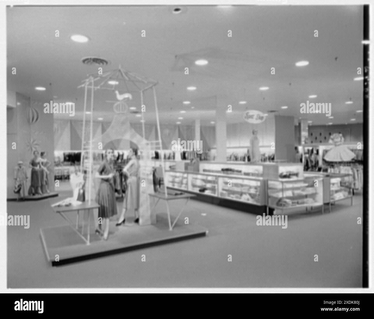 Lord & Taylor, business in Bala-Cynwyd, Pennsylvania. Sport shop. Gottscho-Schleisner Collection Stock Photo