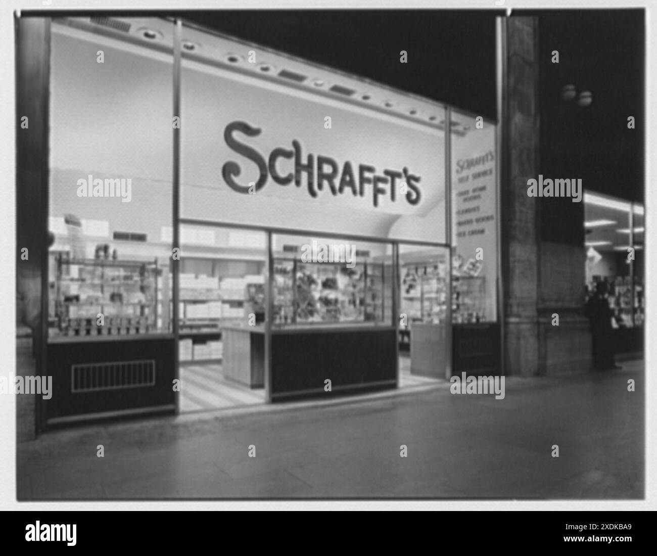 Schrafft's, Penn Station, New York City. Entrance concourse I, exterior ...