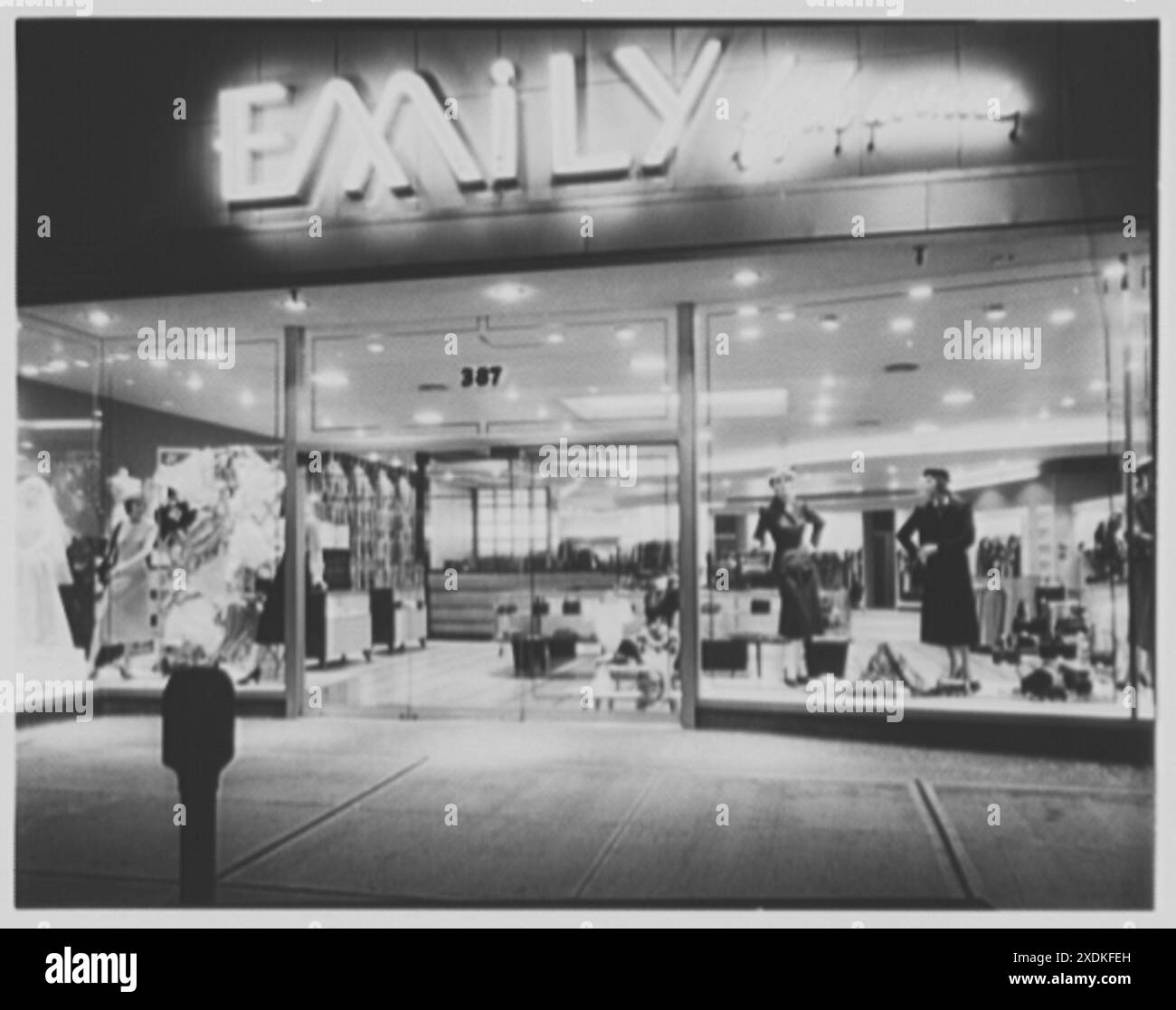 Emily's Shop, business at 387 Main St., Hackensack, New Jersey. Exterior. Gottscho-Schleisner Collection Stock Photo