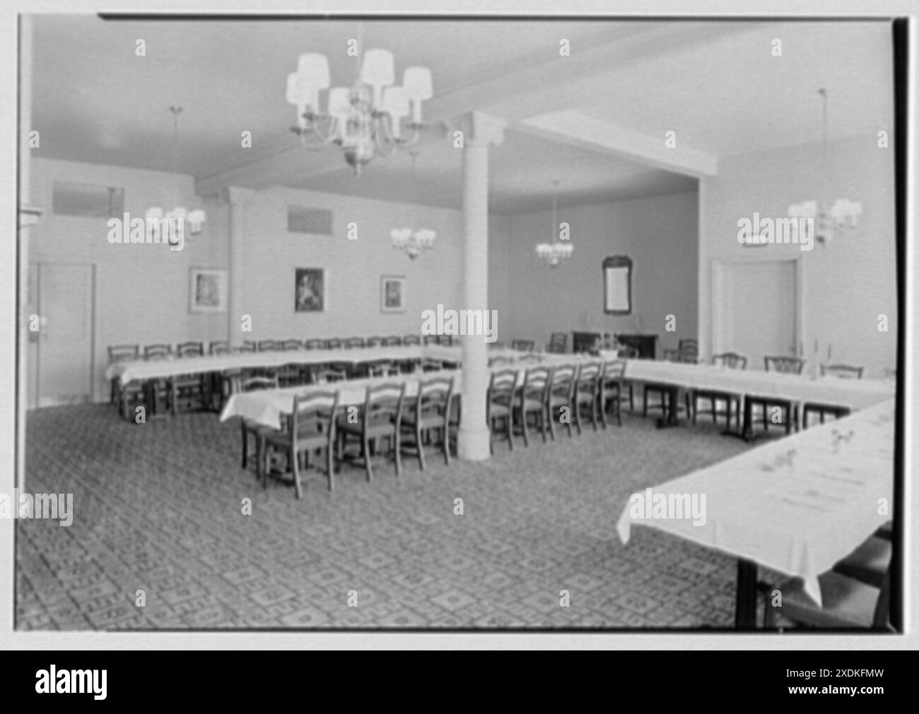Stouffer's restaurant, 5th Ave., New York City. 4th floor banquet room ...