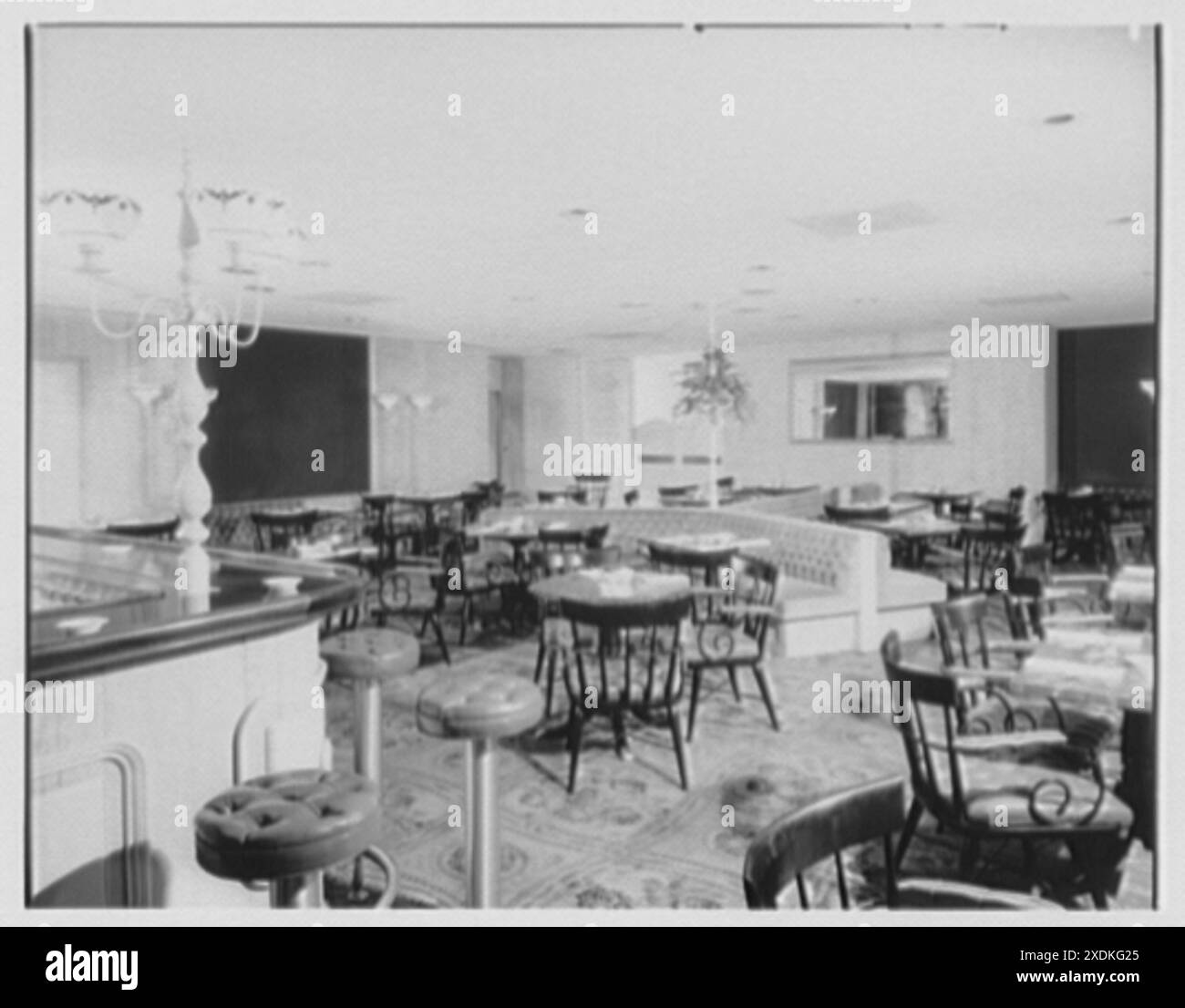 Stouffer's restaurant, Lancaster Ave., Philadelphia. Bar, to lobby II ...