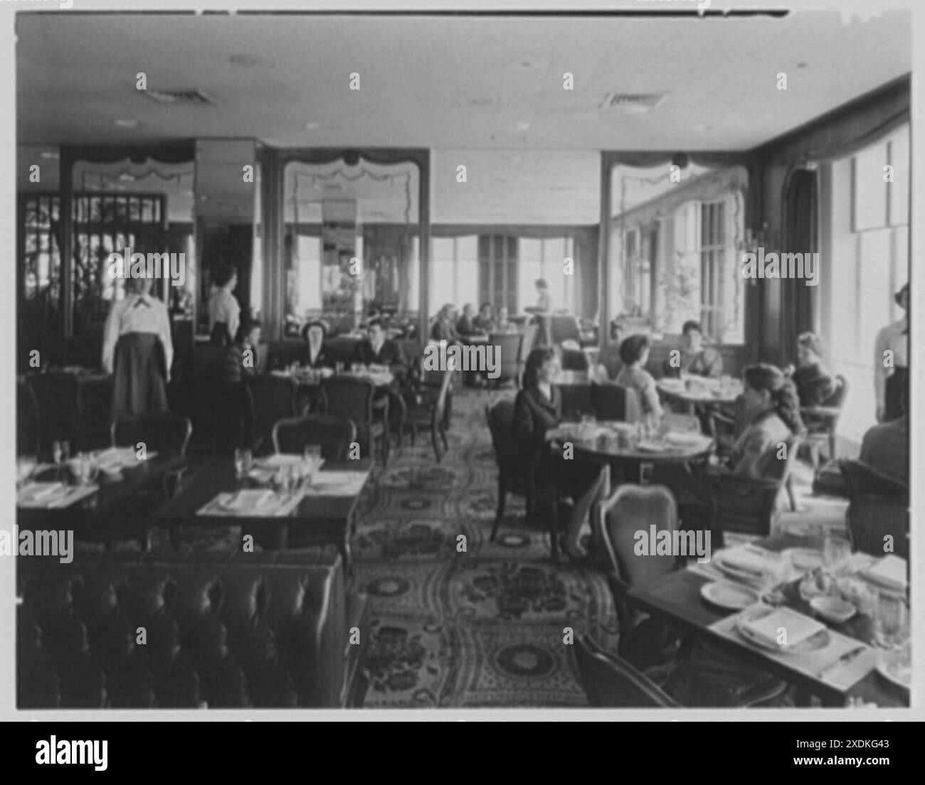 Stouffer's restaurant, 666 5th Ave., New York. Main dining room ...