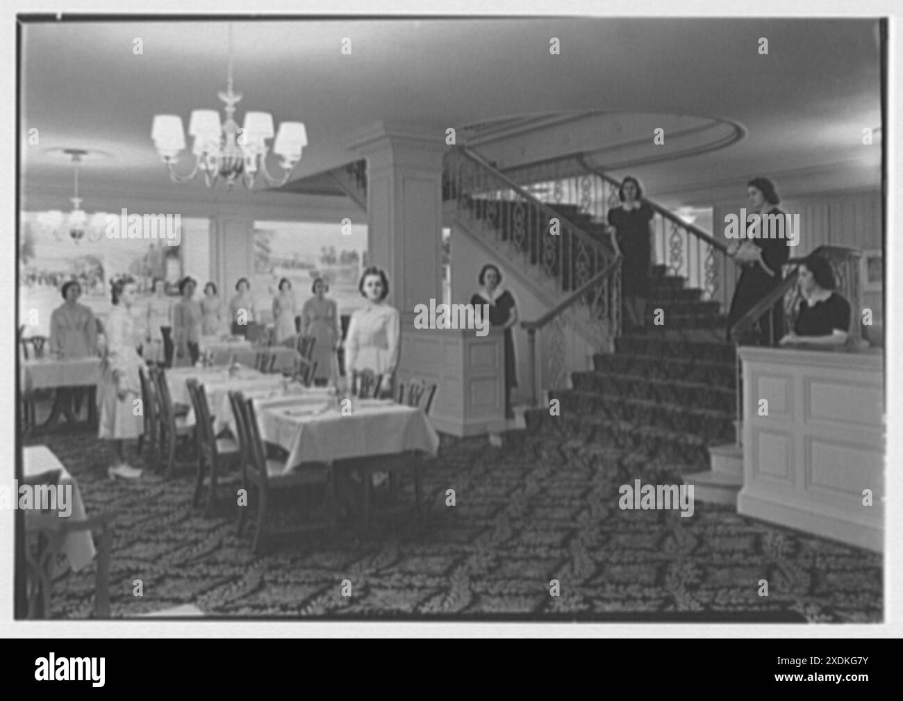 Stouffer's restaurant, E. 42nd St., New York City. London Room ...