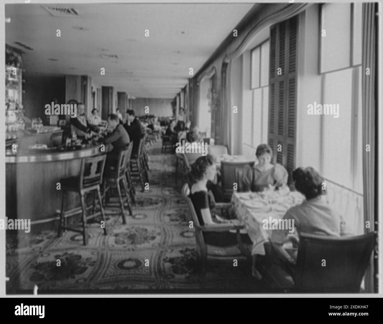 Stouffer's restaurant, 666 5th Ave., New York. Long shot of window ...