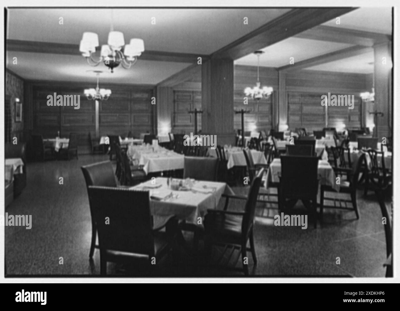 Stouffer's restaurant, E. 42nd St., New York City. Grille Room, to ...