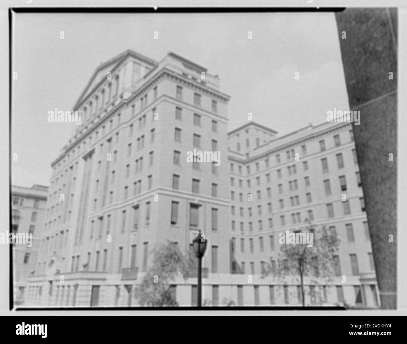 Bellevue Hospital, 28th St., New York City. View from outpatient's room IA. Gottscho-Schleisner Collection Stock Photo
