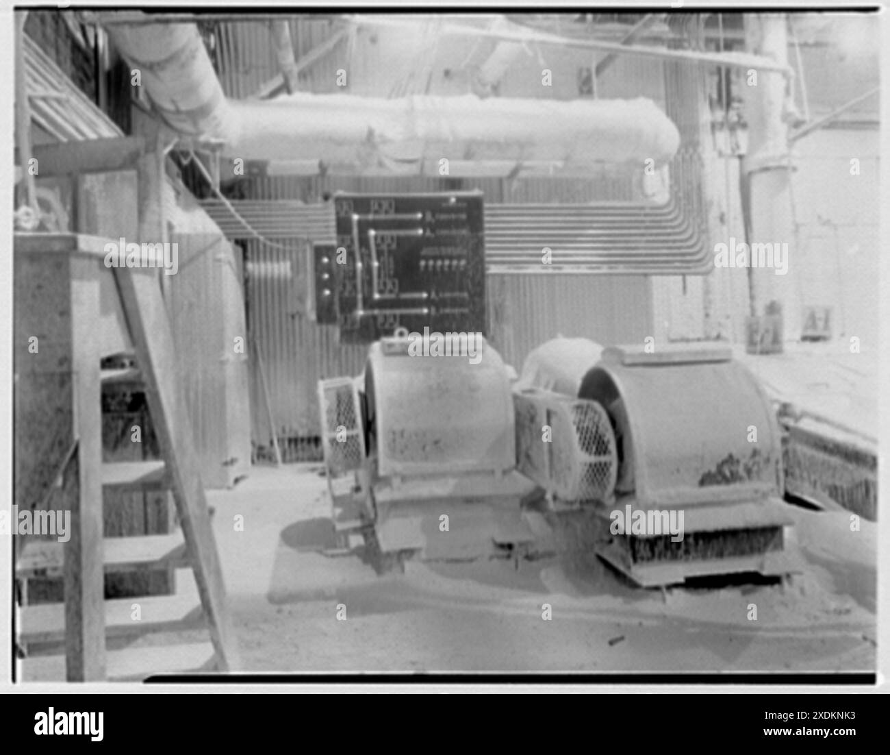 Pittsburgh Plate Glass Co., Columbia Chemical Division. Plant interior X. Gottscho-Schleisner Collection Stock Photo