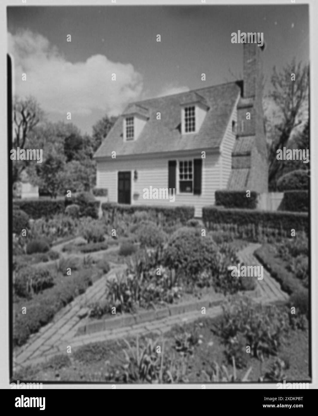 Williamsburg, Virginia. John Blair dooryard garden. Gottscho-Schleisner ...