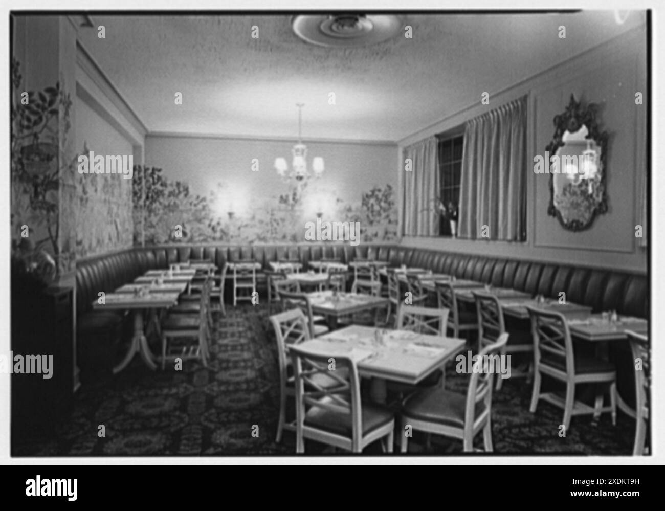 Stouffer's restaurant, E. 42nd St., New York City. Terrace dining room ...