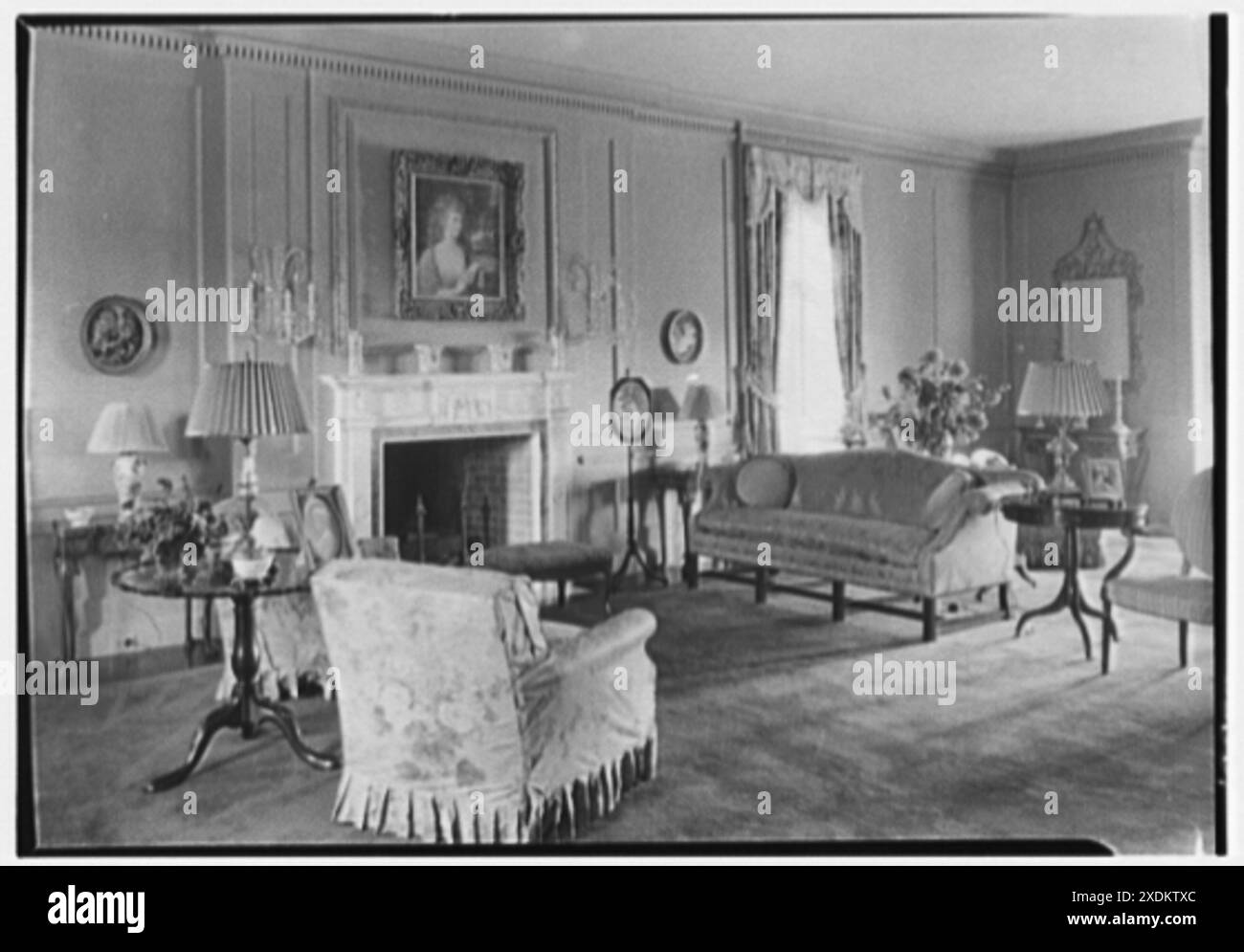 Mrs. Edwin Gould, residence in Oyster Bay, Long Island. Living room ...