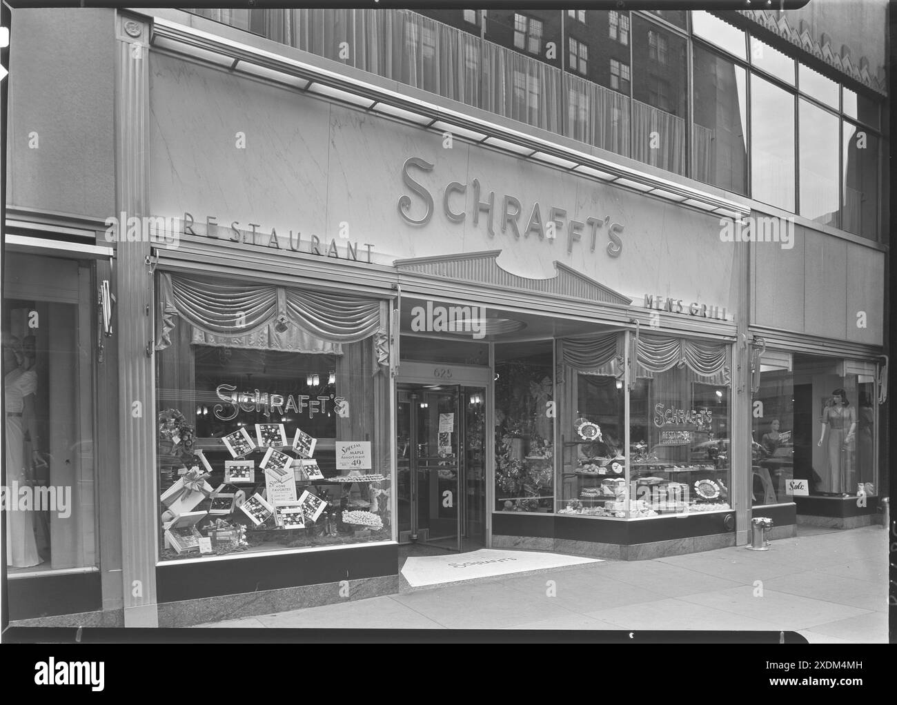 Schrafft's, 625 Madison Ave., New York City. Exterior. Gottscho ...