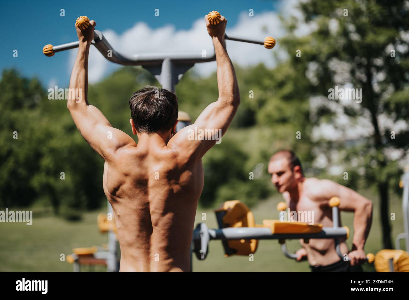 Men doing outdoor workout hi-res stock photography and images - Alamy