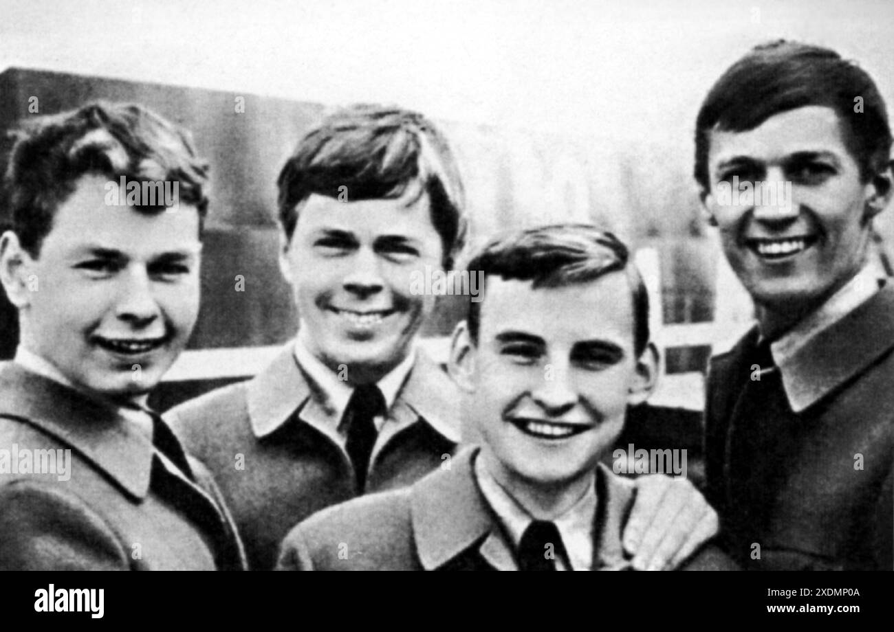 1963 c. , SWEDEN : The celebrated swedish  singer and composer BJORN ULVAEUS ( Björn Kristian Ulvaeus , born  25 april 1945 ) of Pop Group ABBA , when was young ( aged 18 ) in his group Hootenanny Singers  . Unknown photographer. - HISTORY - FOTO STORICHE - personalità da giovane giovani  - personality personalities when was young - INFANZIA - TEENAGER - POP MUSIC - MUSICA - cantante  - SVEZIA - smile - sorriso -  ANNI SESSANTA - '60 - 60's - RAGAZZA --- ARCHIVIO GBB Stock Photo