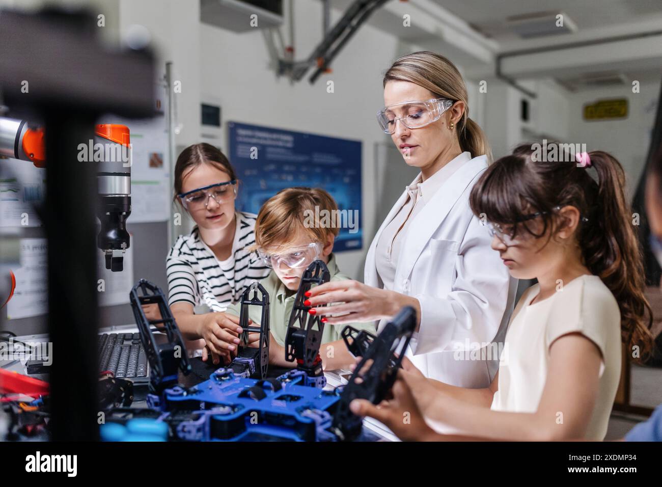 Children learning robotics in Elementary school. Young students ...