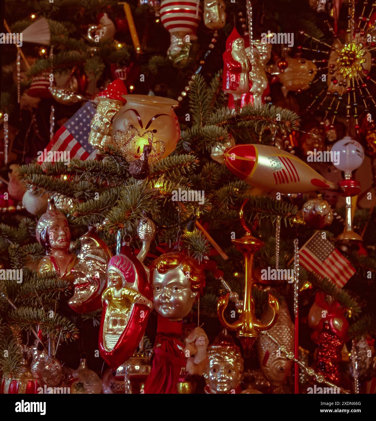 Retro, antique, Victorian Christmas decorations., toys, gifts and cards ...