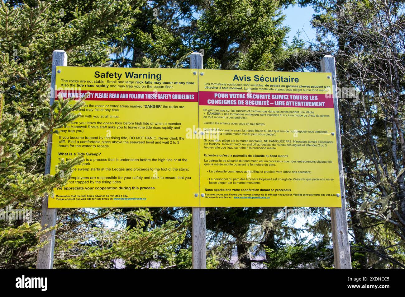 Parks canada warning sign hi-res stock photography and images - Alamy