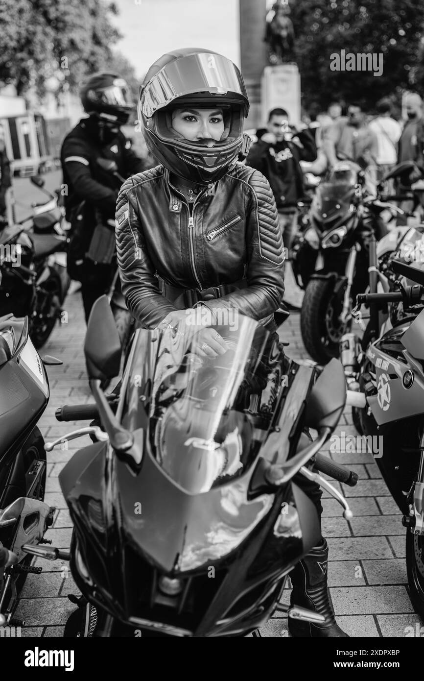 Female Motorcyclist Hi-res Stock Photography And Images - Alamy