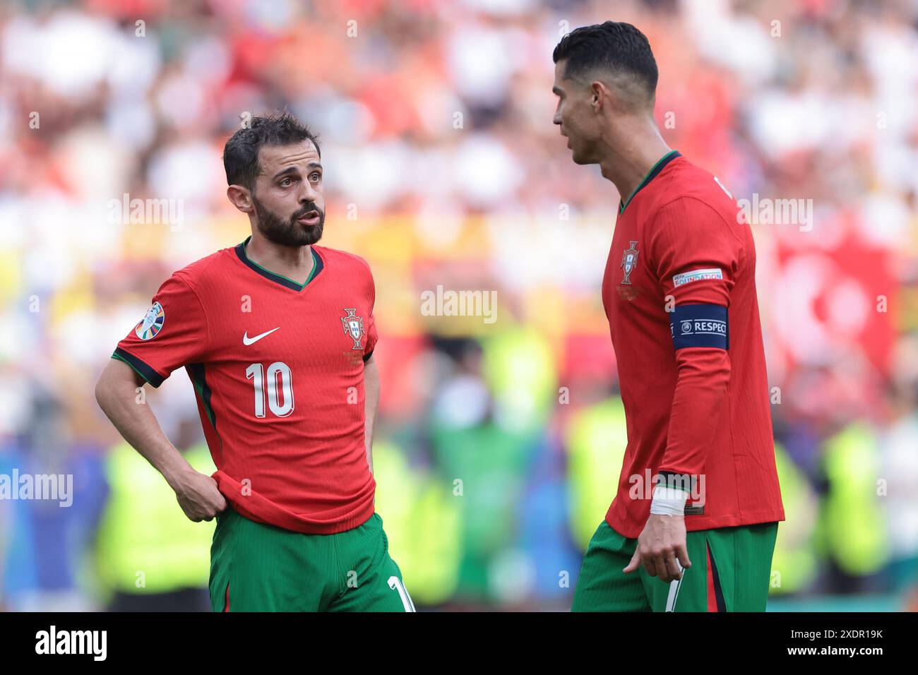 Cristiano ronaldo bernardo silva hires stock photography and images