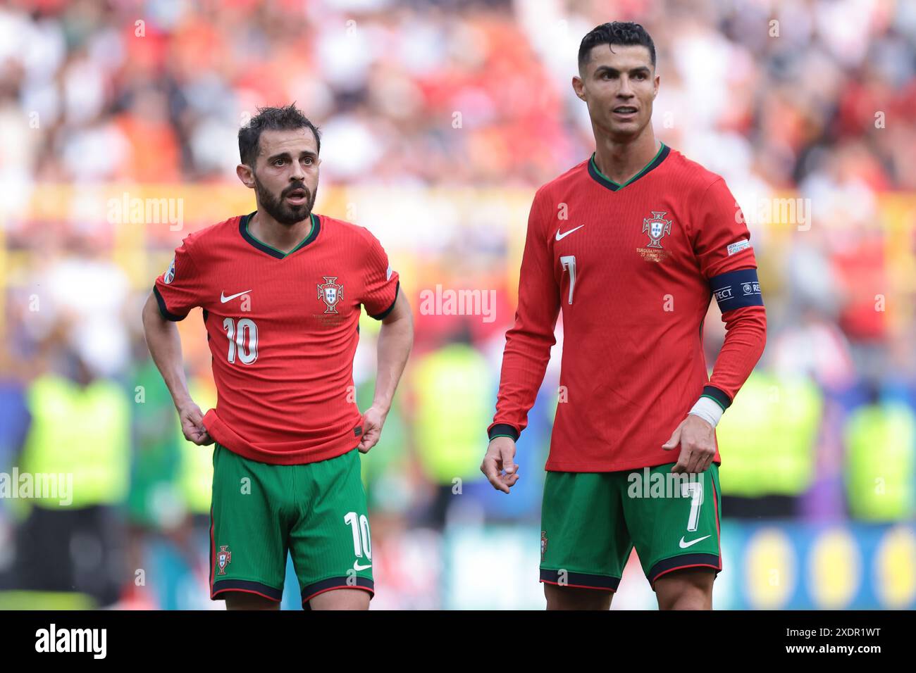 Cristiano ronaldo bernardo silva hires stock photography and images