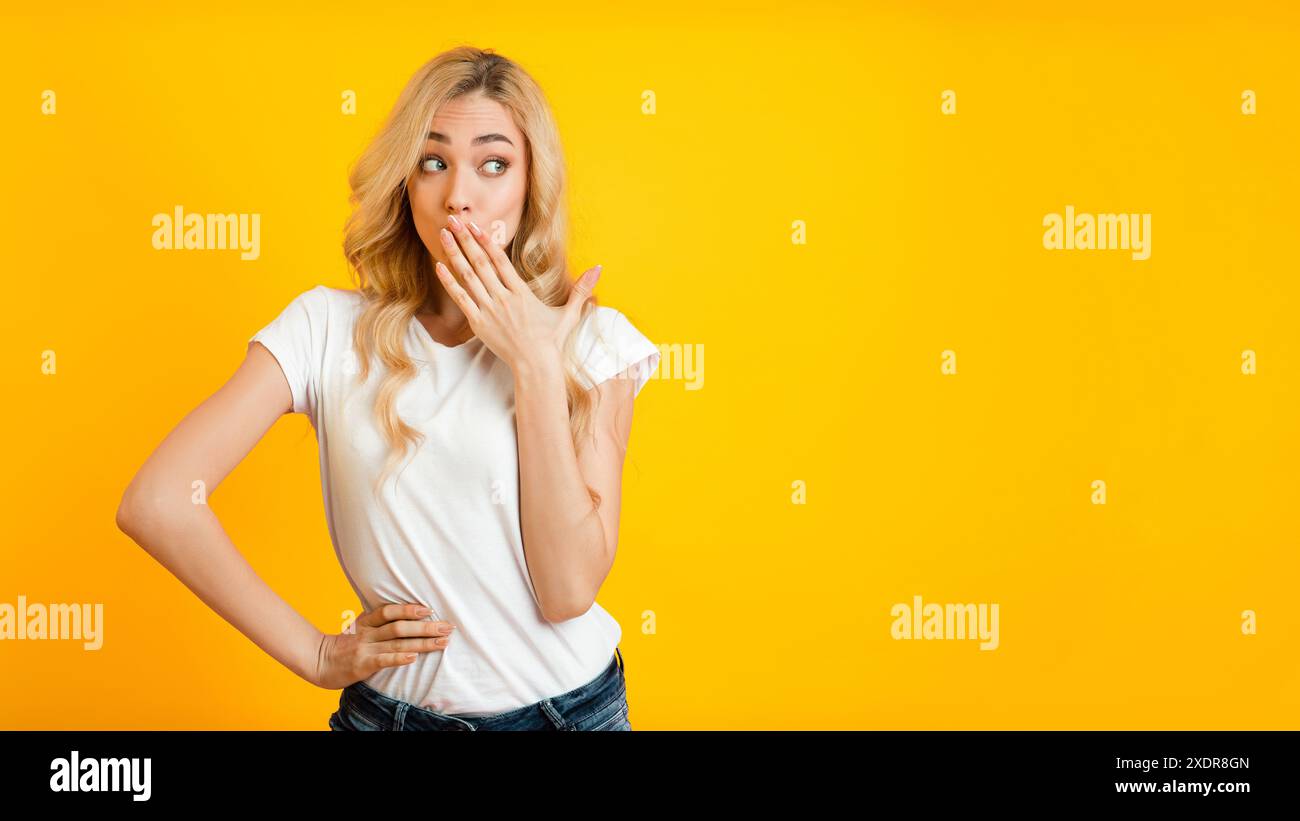 Surprised shocked blonde women hi-res stock photography and images - Alamy