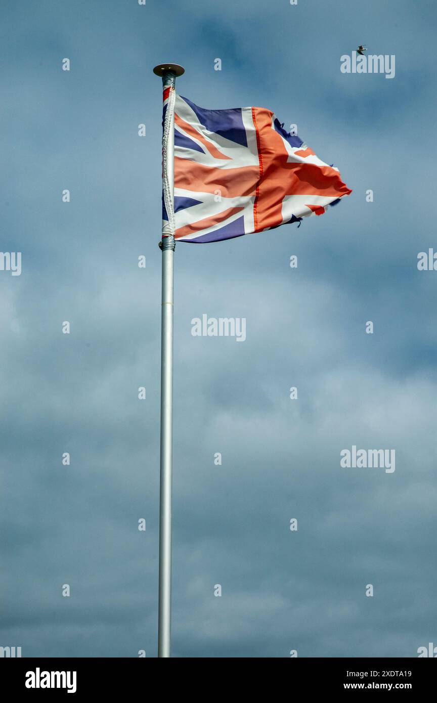 Union jack flag blowing hi-res stock photography and images - Alamy