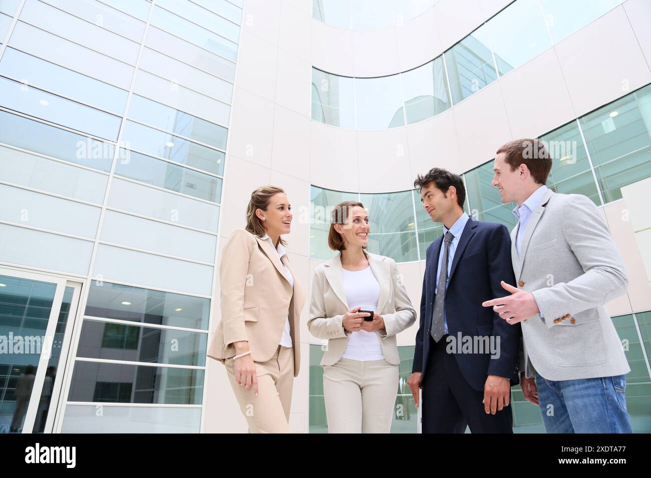 Business people hi-res stock photography and images - Alamy