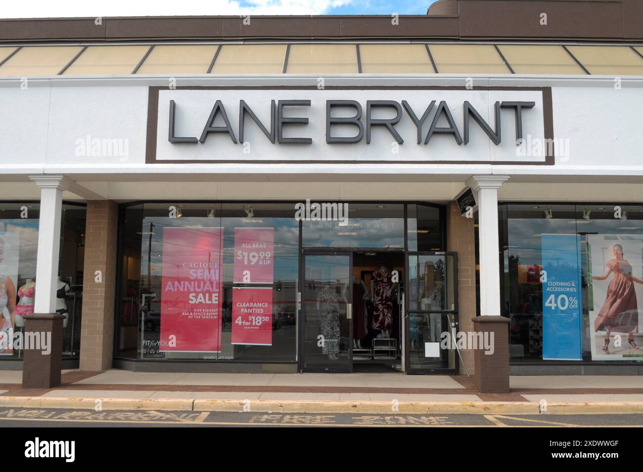 New York, United States. 24th June, 2024. A Lane Bryant store is seen in the Levittown neighborhood in Long Island, New York. (Photo by Jimin Kim/SOPA Images/Sipa USA) Credit: Sipa USA/Alamy Live News Stock Photo