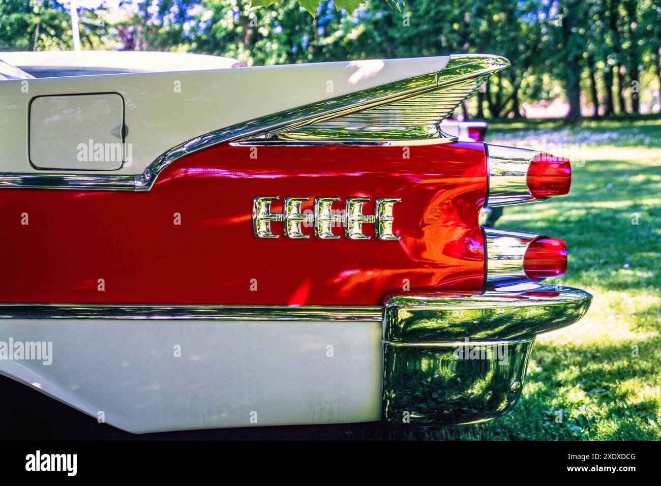 Retro Racing Wing Vintage classic car 1950s rear wing hi-res stock photography and images ...