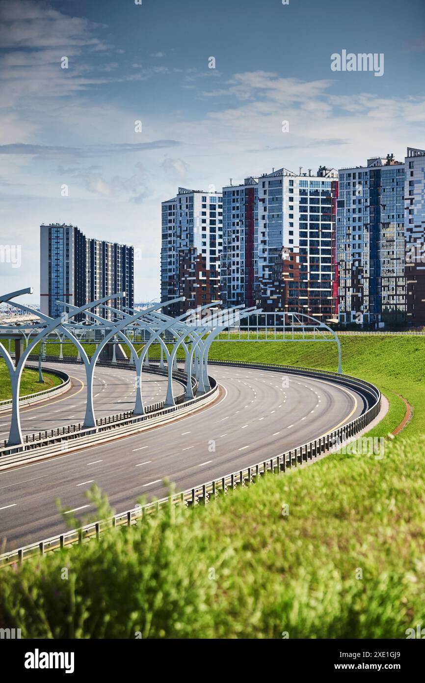 Empty expressway hi-res stock photography and images - Alamy
