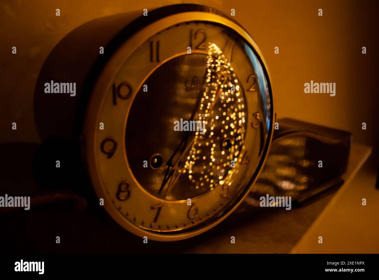 Cozy clock hi-res stock photography and images - Alamy
